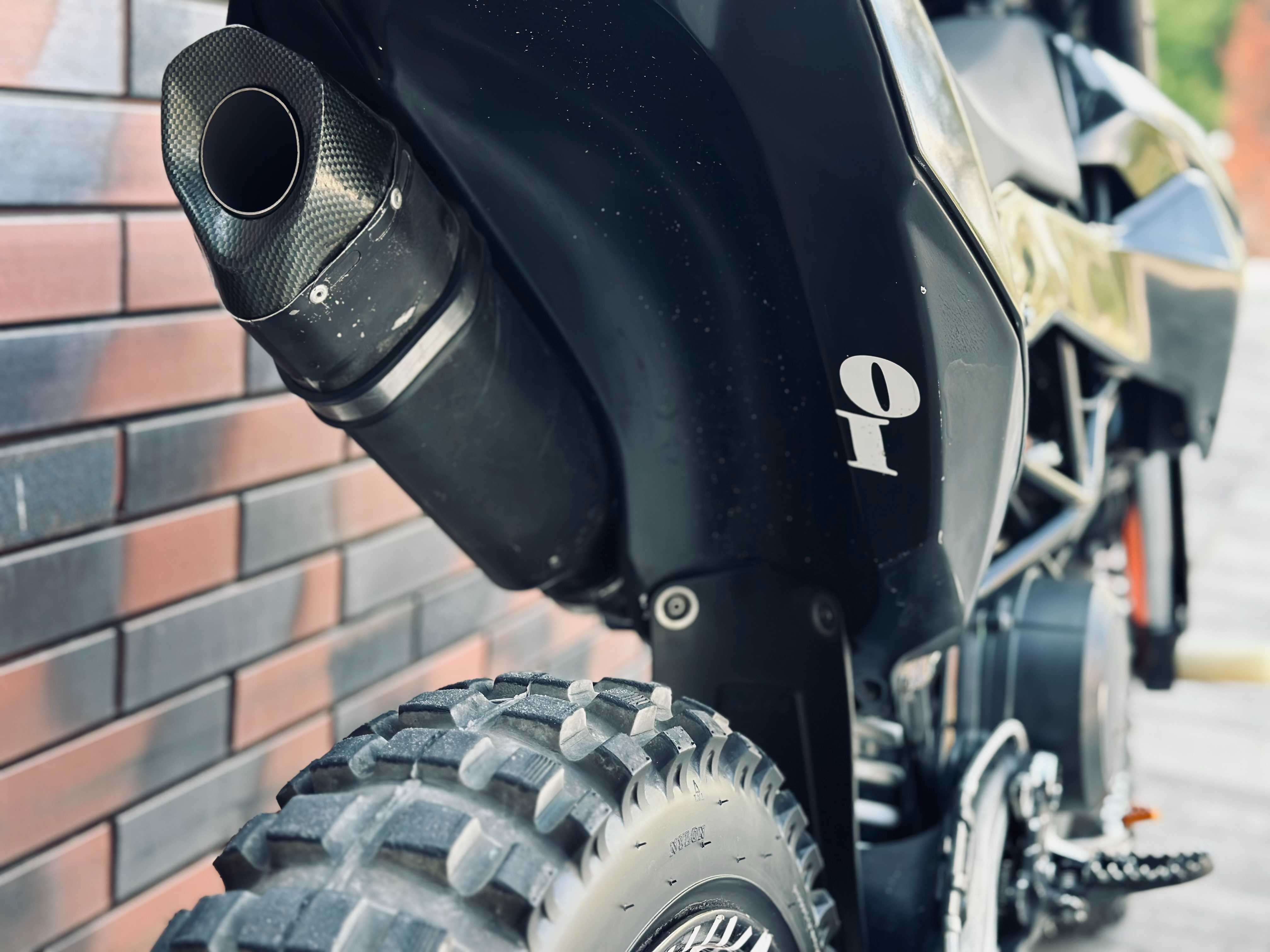 KTM SMC 690 R / Husqvarna 701 /