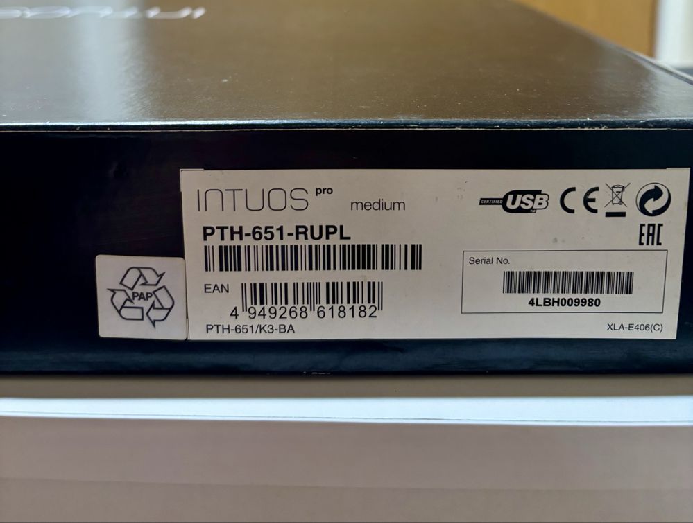 Tablet graficzny Wacom Intuos Pro M PTH-651 – bardzo dobry stan!