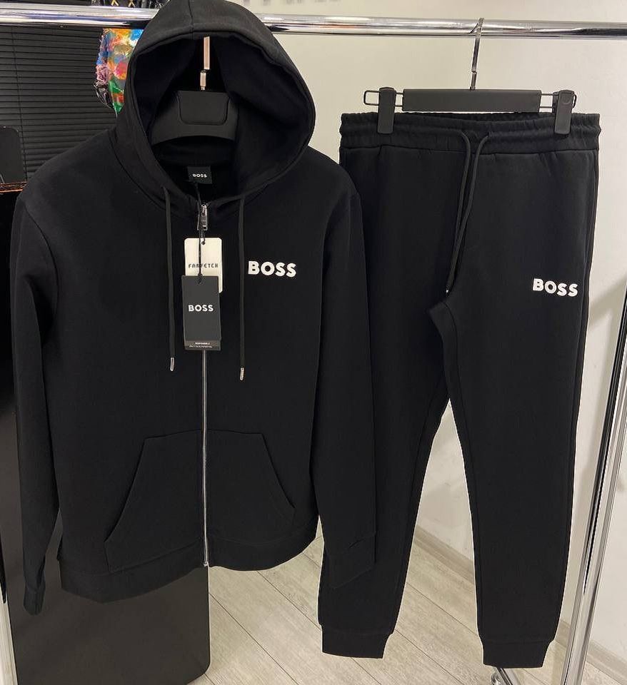 Мужской спортивный костюм Hugo Boss.