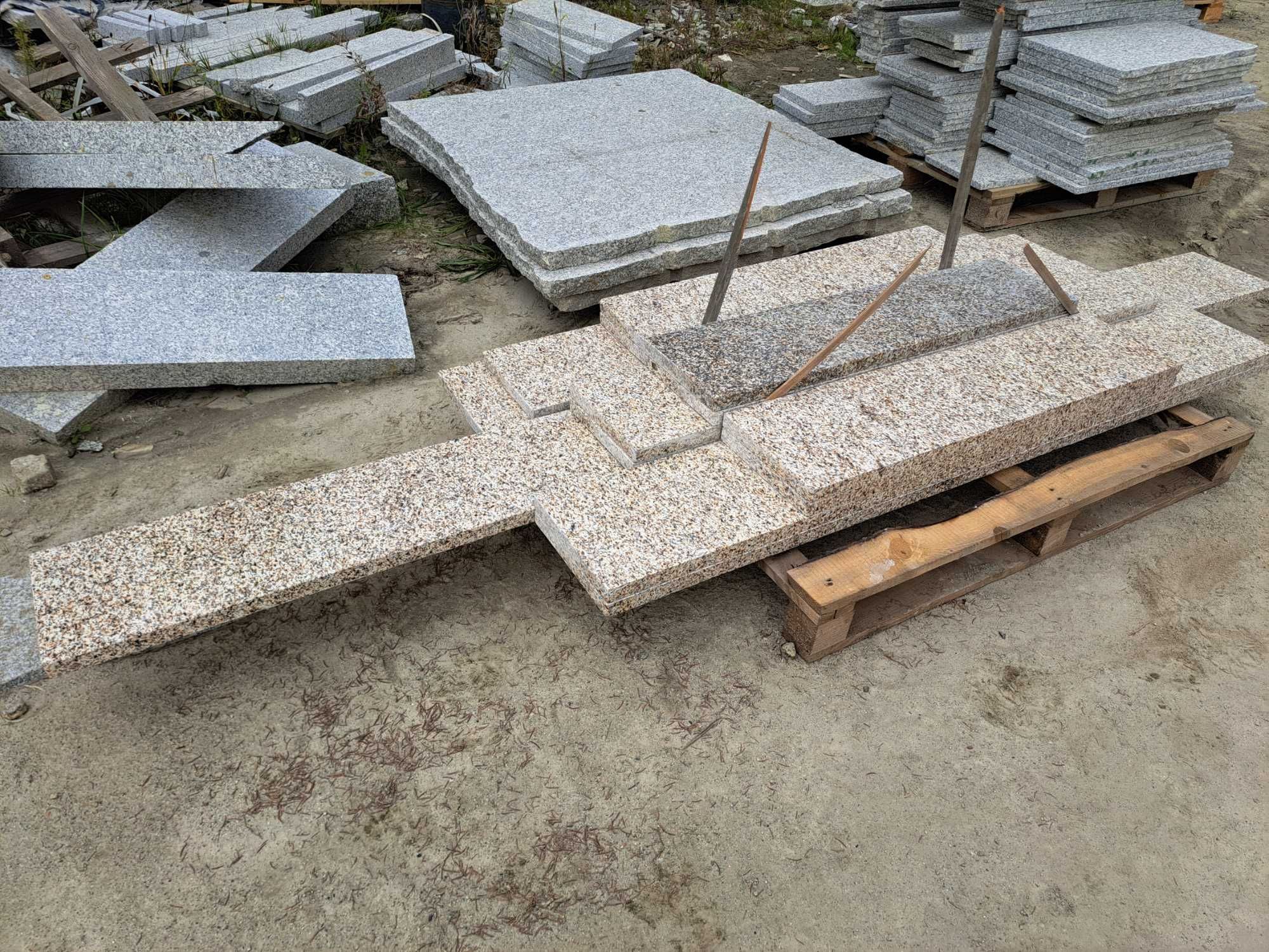Parapety kamienne granitowe, różne kolory, parapet gr 3cm, producent