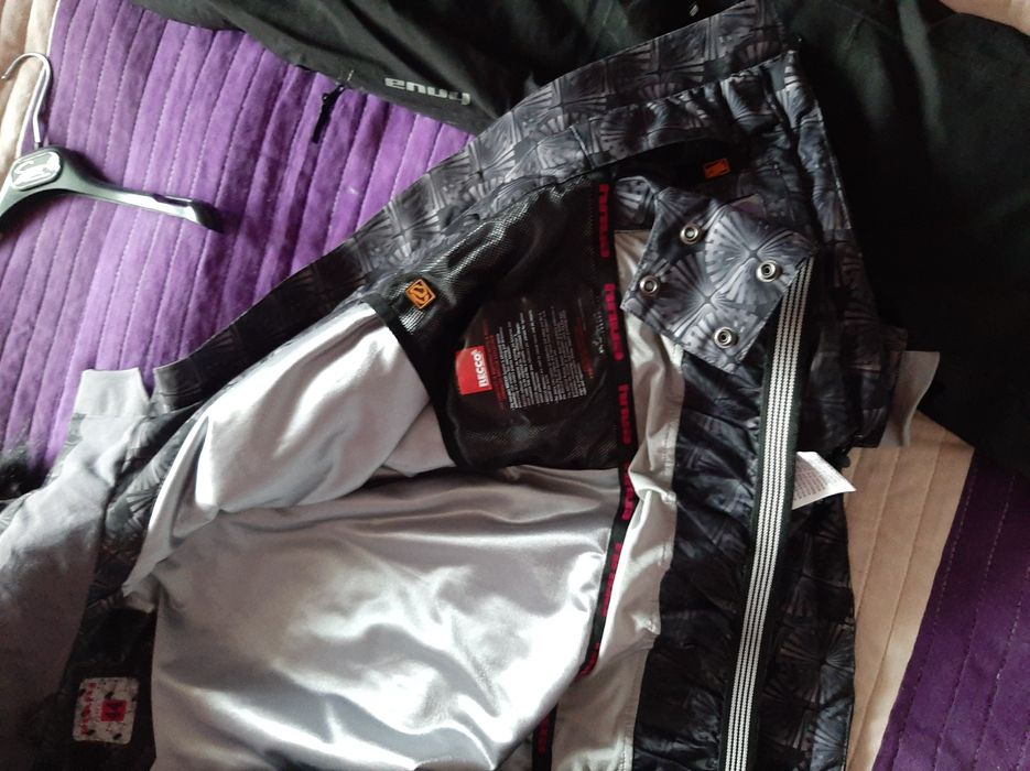 Продам женский лыжный костюм