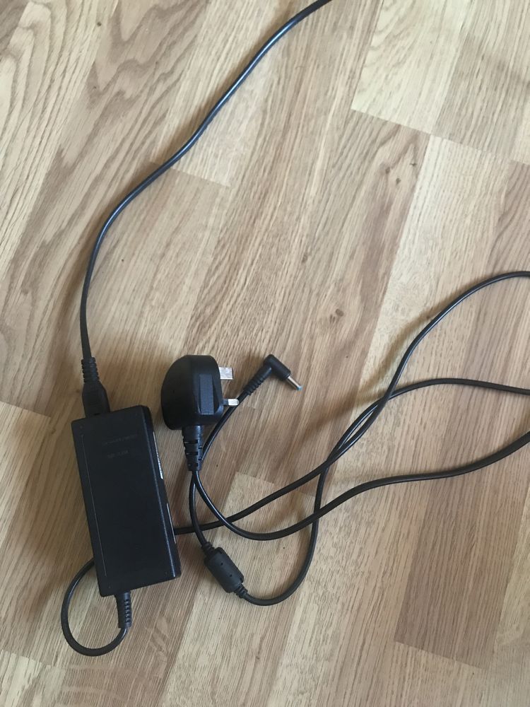 Блок живлення для ноутбука 9.5V 2.31A