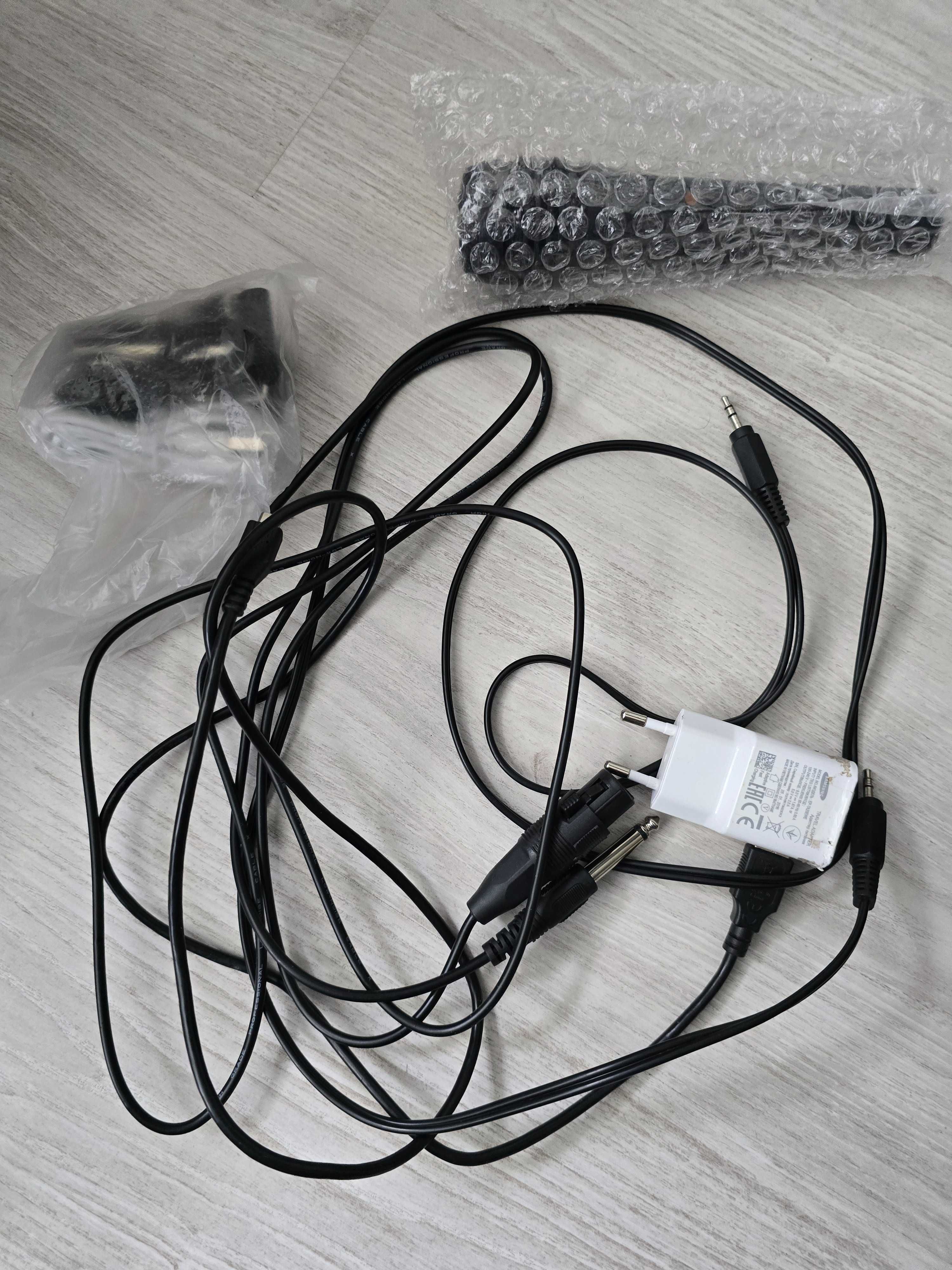 Głośnik  przenośny bluetooth z mikrofonem stan idealny