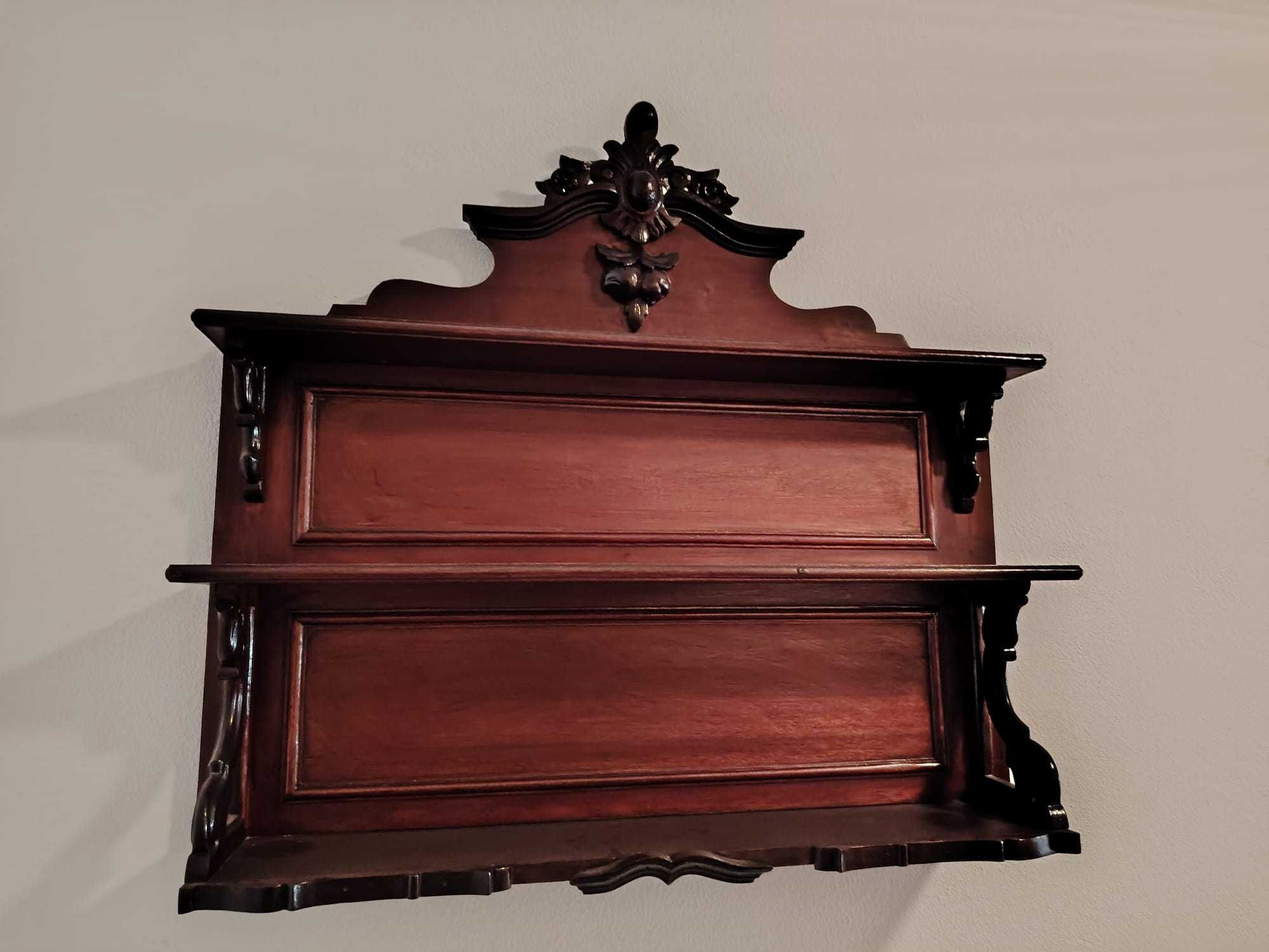 Mobiliário para restauro.