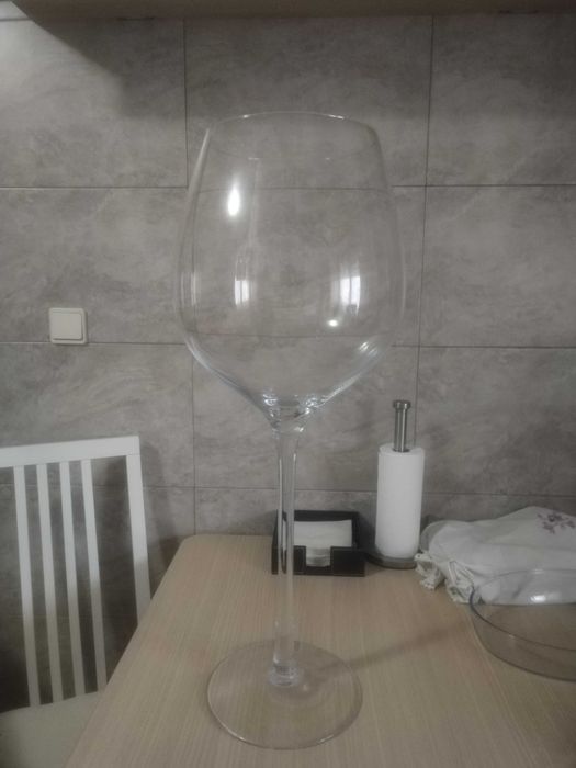 Copo de vinho com 76cm