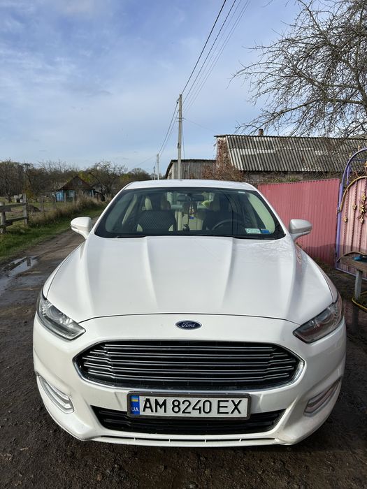 Продається авто Ford Fusion 2015 року
