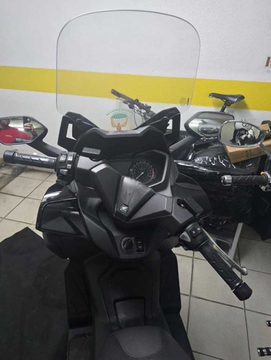 Honda Forza 125CC - Com TOP CASE