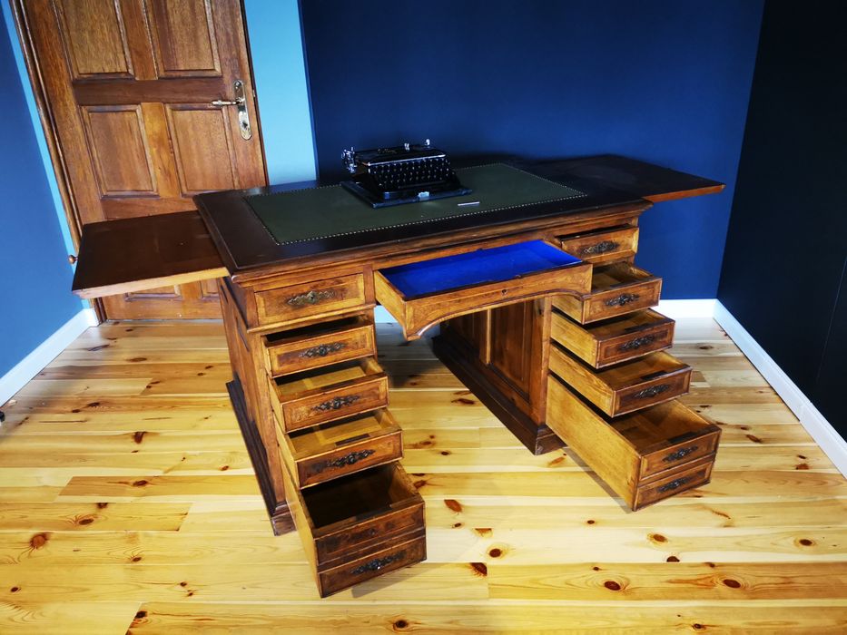 Biurko gabinetowe kolonialne dwustronne drewno intarsja