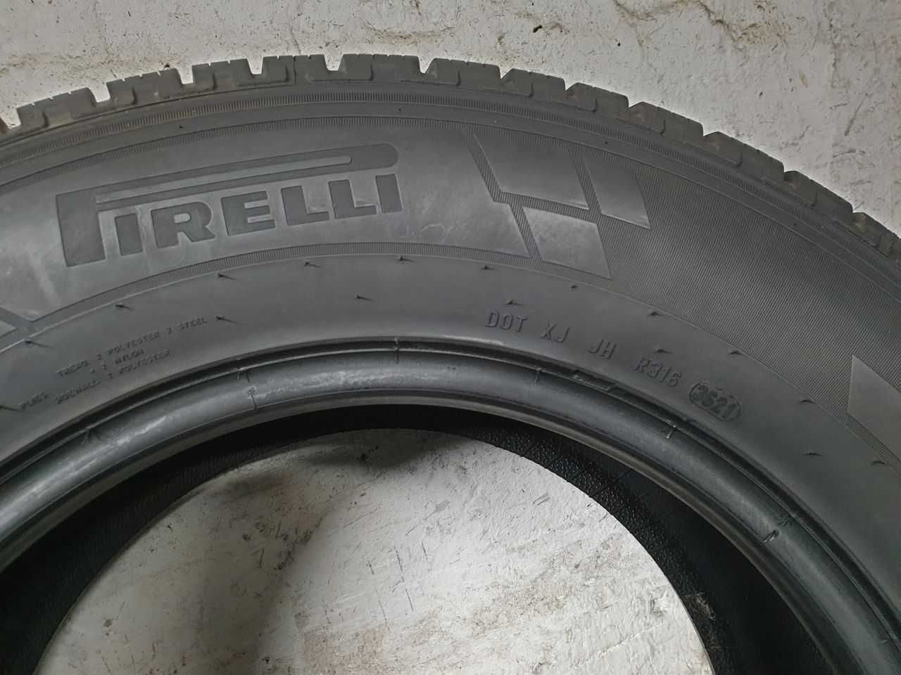 Dwie Opony zimowe 235/65R16C 6mm Pirelli Carrier Winter 2021r
