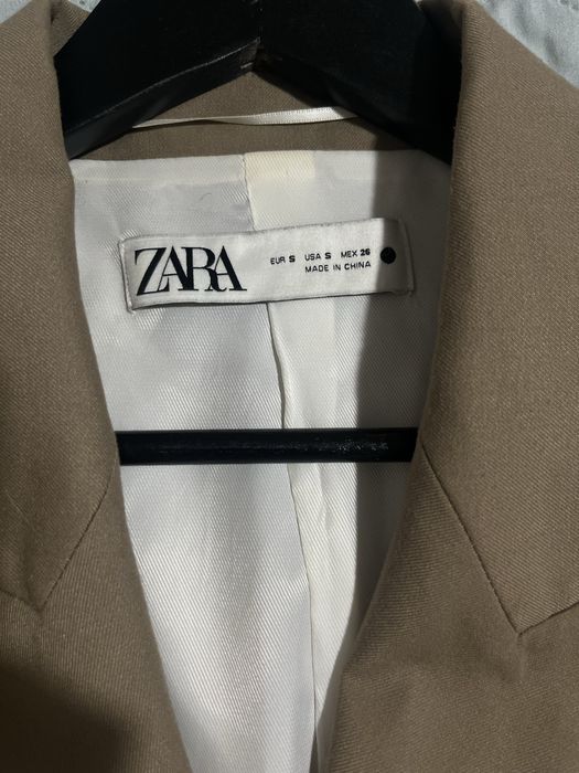 Укорочений жакет Zara