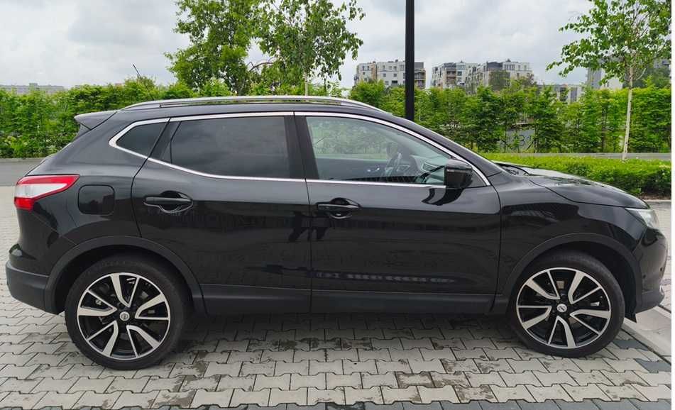 Nissan Qashqai 1,2  w wersji Tekna - polski salon