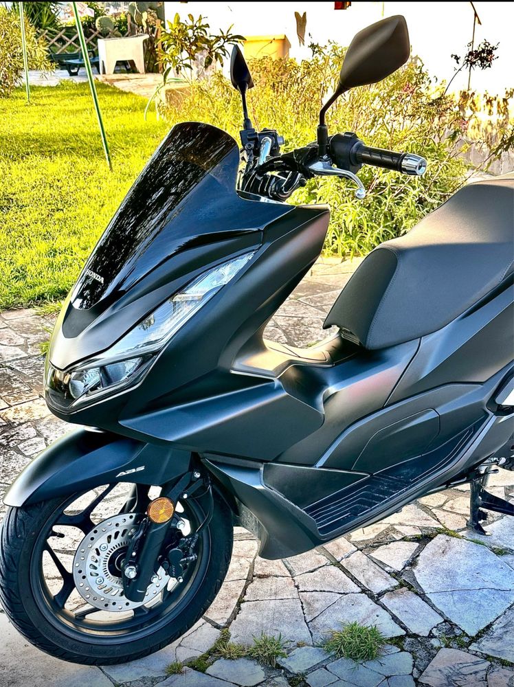 Honda PCX 2024 com apenas 1100km Como Nova