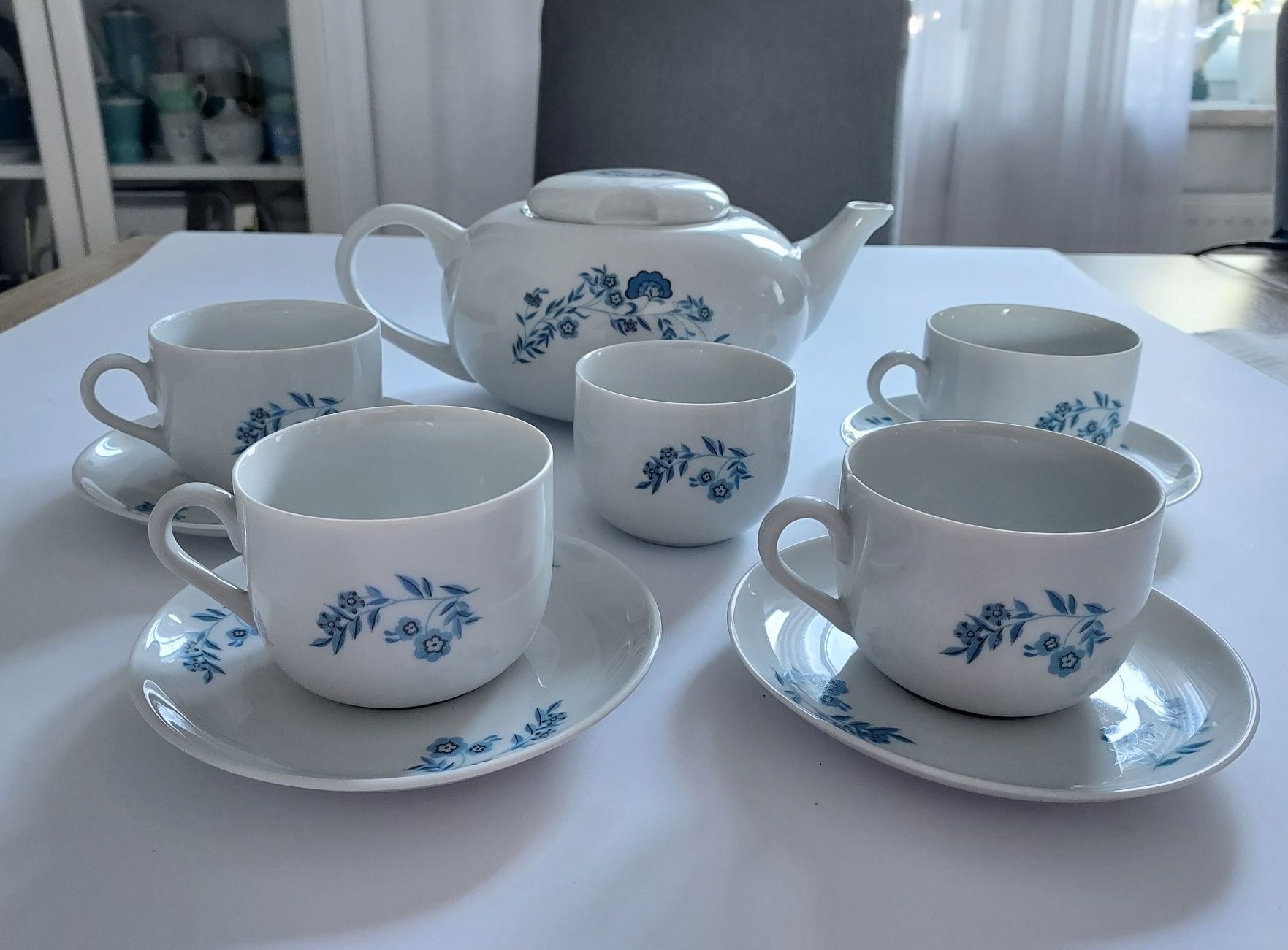 Serwis porcelana Karolina Nora dzbanek filiżanki niebieskie kwiaty