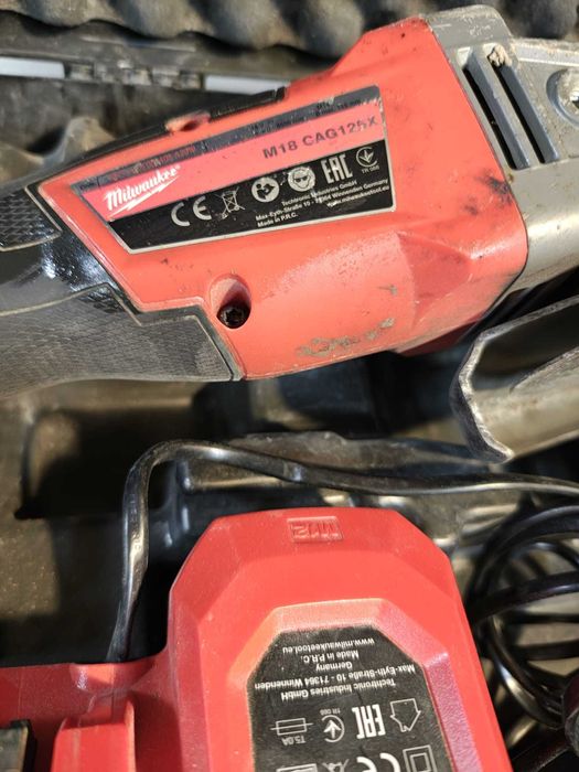 Diax Milwaukee M18 CAG125X-0 + 2 baterie 5v + Ładowarka