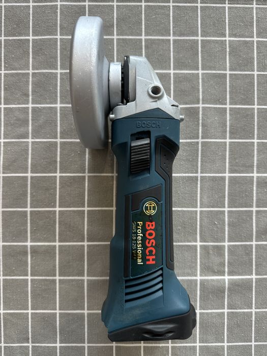Szlifierka akumulatorowa BOSCH Professional GWS18-125 V-LI stan bdb