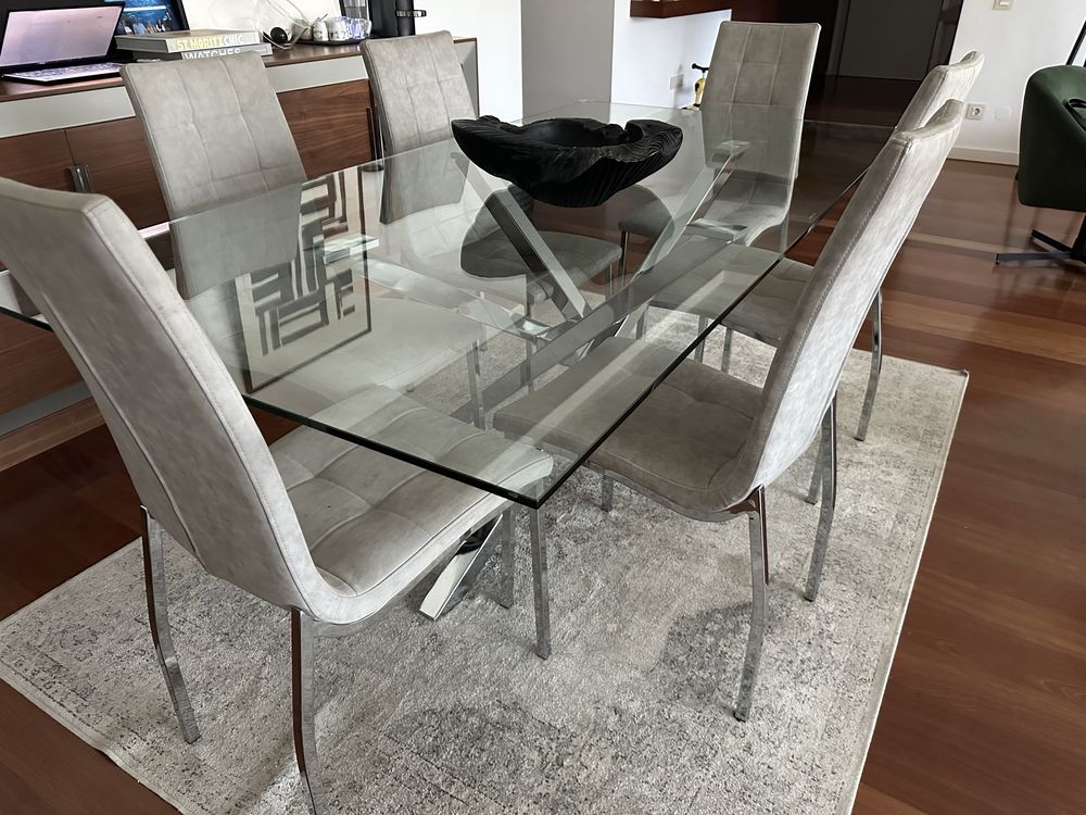 Mesa sala de jantar e 6 cadeiras