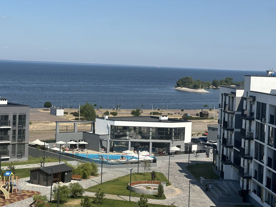 Сдам від власника  квартиру з видом на  на Днепр.  Басейн!.перша сдача