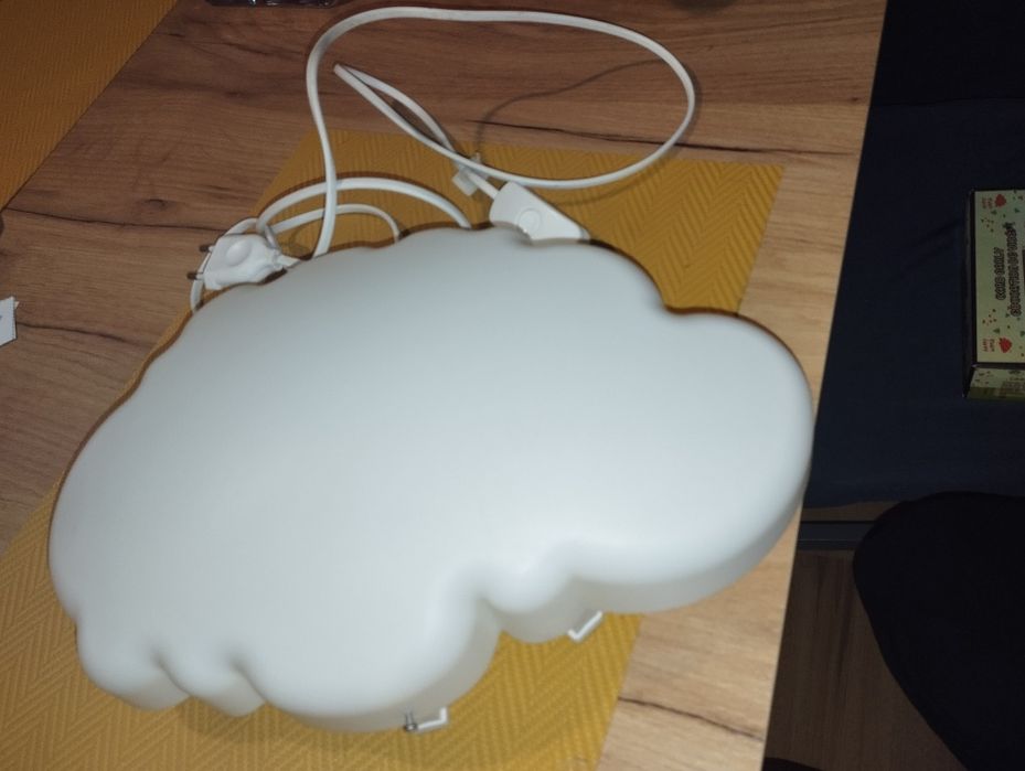 Lampka chmurka ścienna ikea