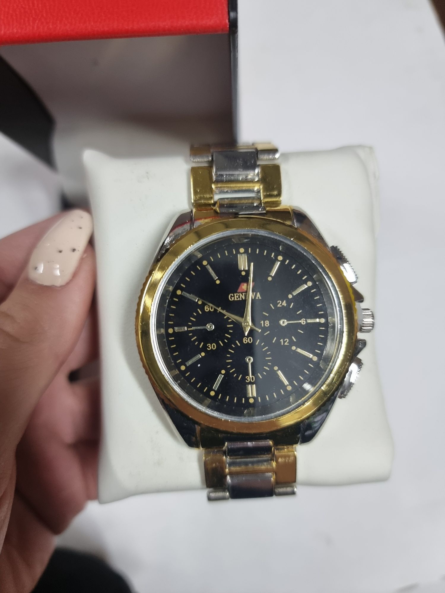 Zegarek Genewa z czarną tarczą nowy