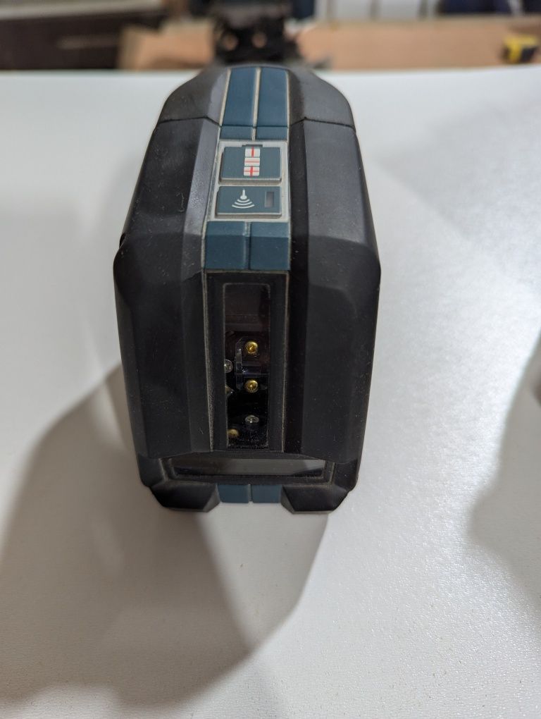 Продам лазерный уровень, нивелир Bosch
