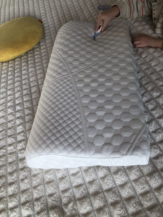 Ортопедична подушка виробництва Come-For, з ефектом памʼяті