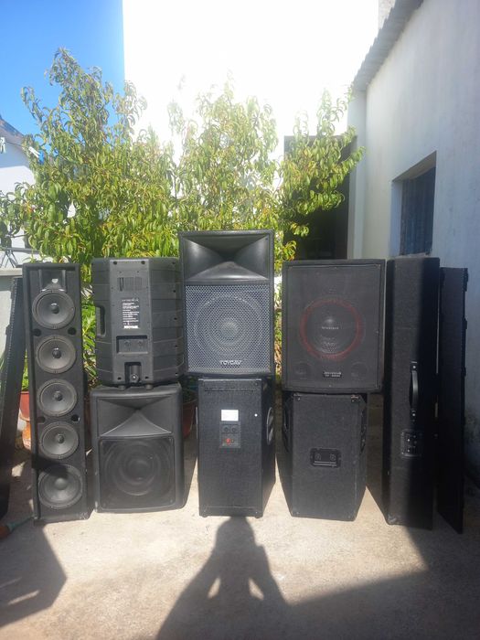 Colunas de som e respetivo processamento.