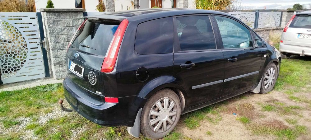 Ford C-Max z uszkodzonym silnikiem