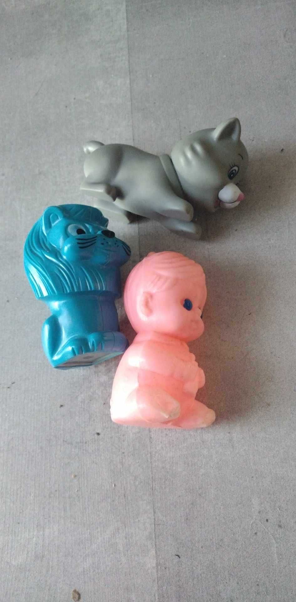 Stare zabawki plastikowe skarbonka figurka kot gdr / prl