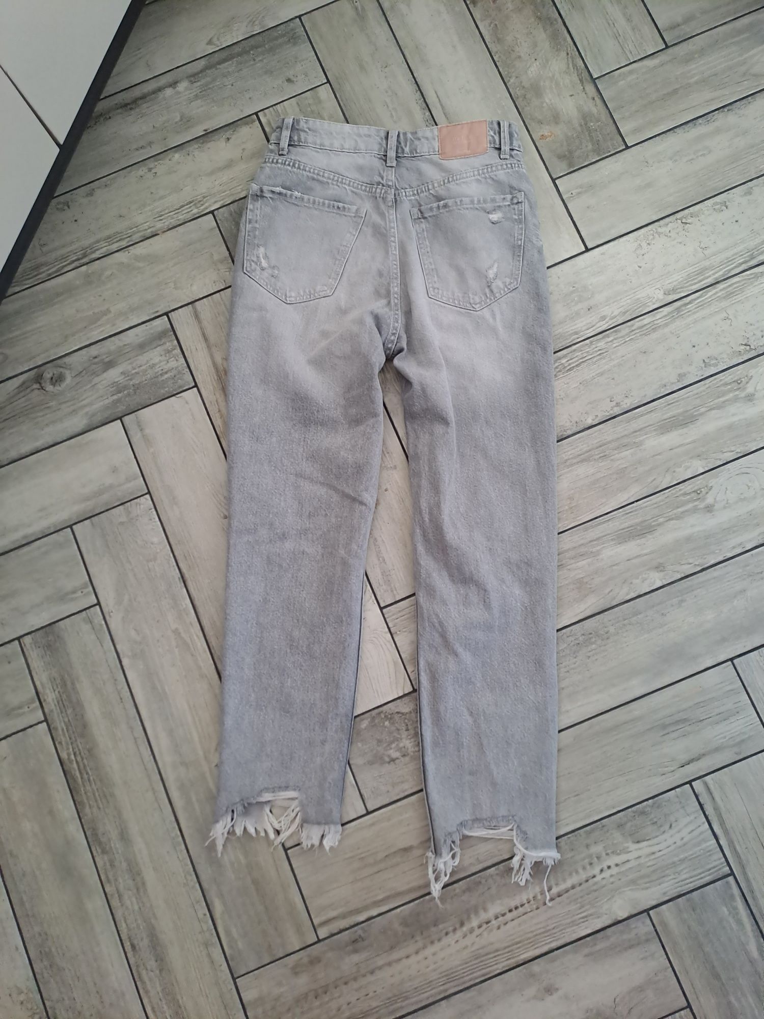 Spodnie jeansowe damskie bershka S