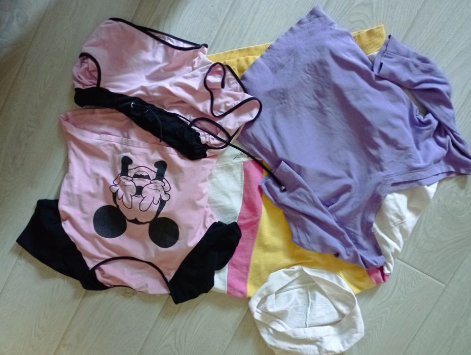 Пакет речей на дівчину