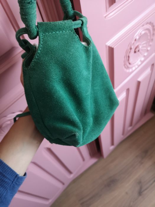 Vendo mala de camurça verde zara