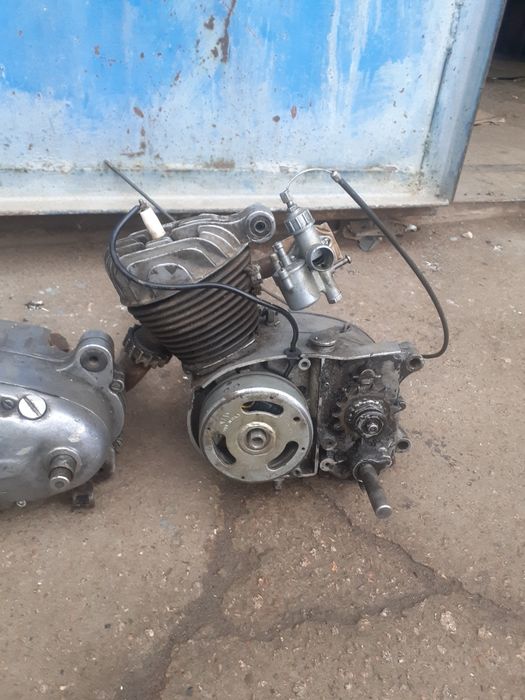 Мотор Атала три передачі.