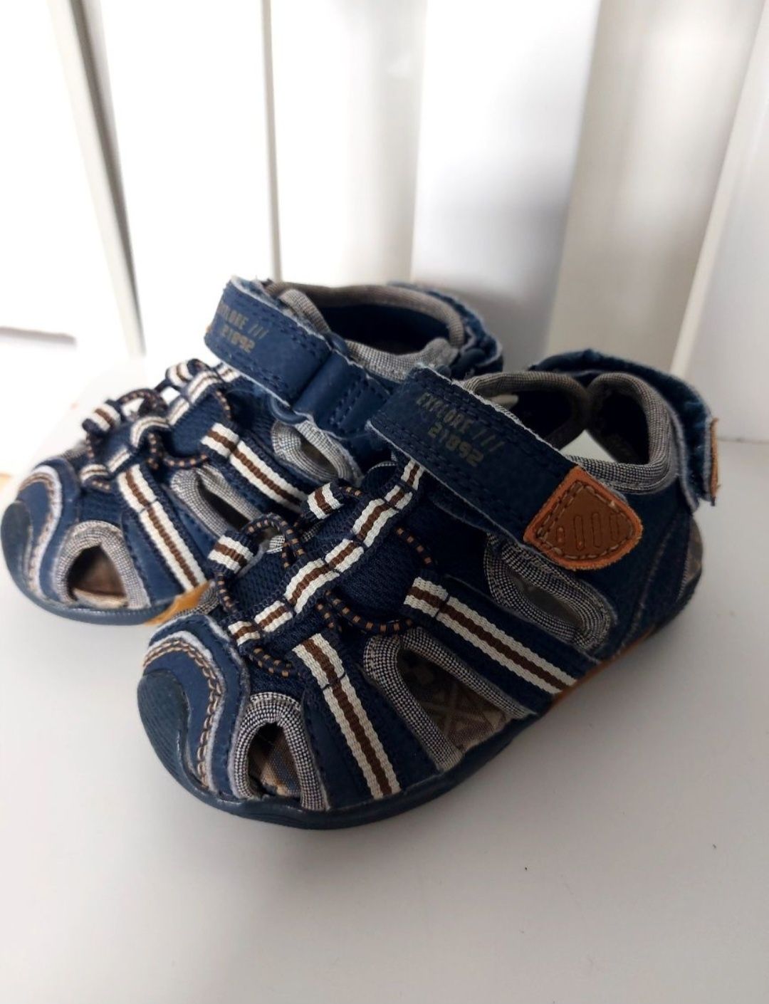 Sandały buty 2w1 antypoślizgowe rozmiar 22 UK5