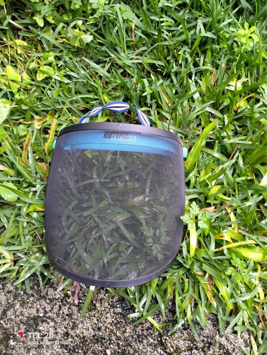 Máquina de relva para aparar os cantos