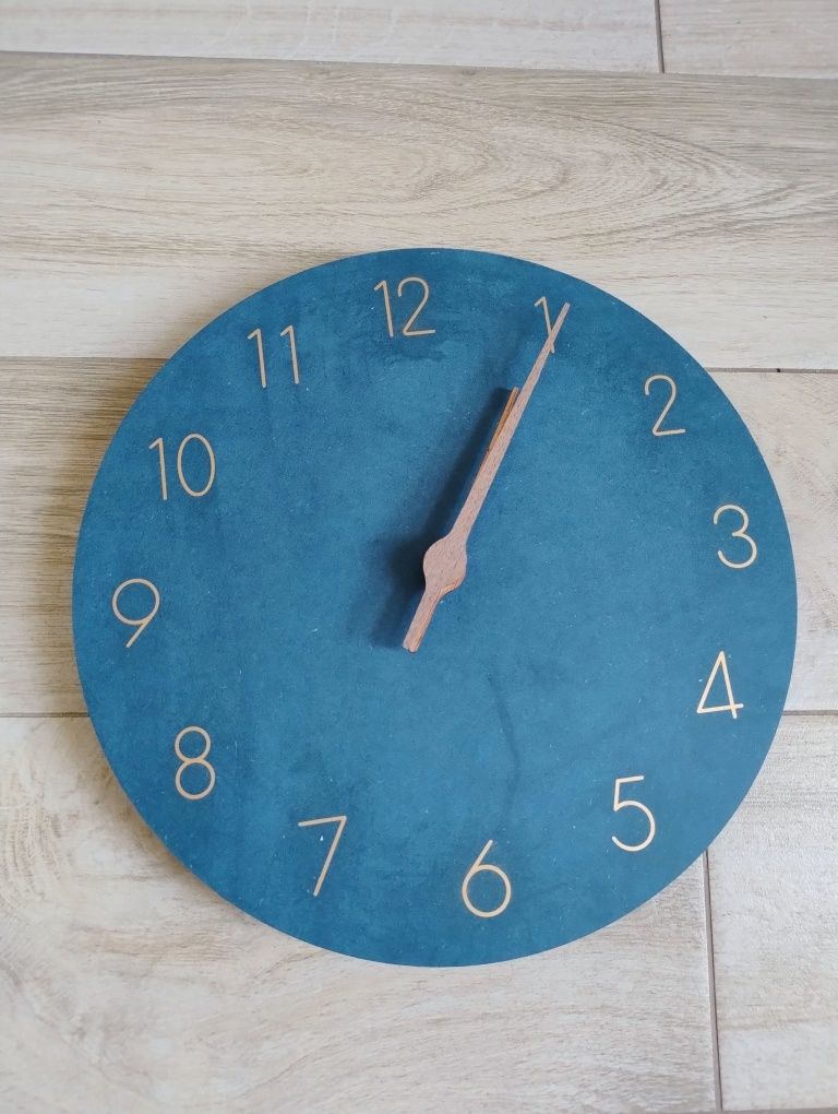 Zegar ścienny z płyty MDF, bez tykania, cichy, nowoczesny, 30 cm.
