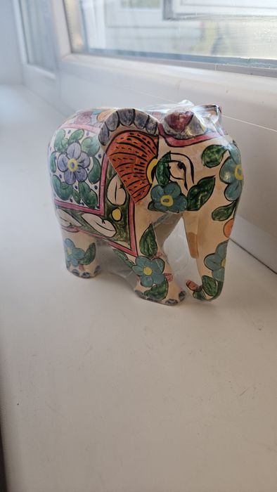 Сувенирный слон .