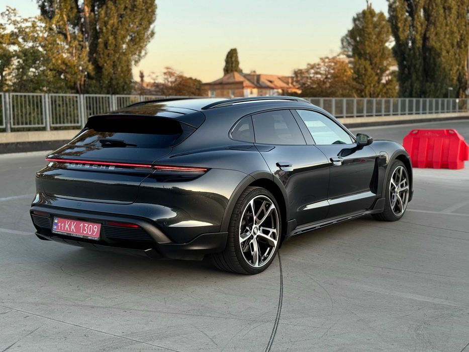 Porsche Taycan  Turismo 2022