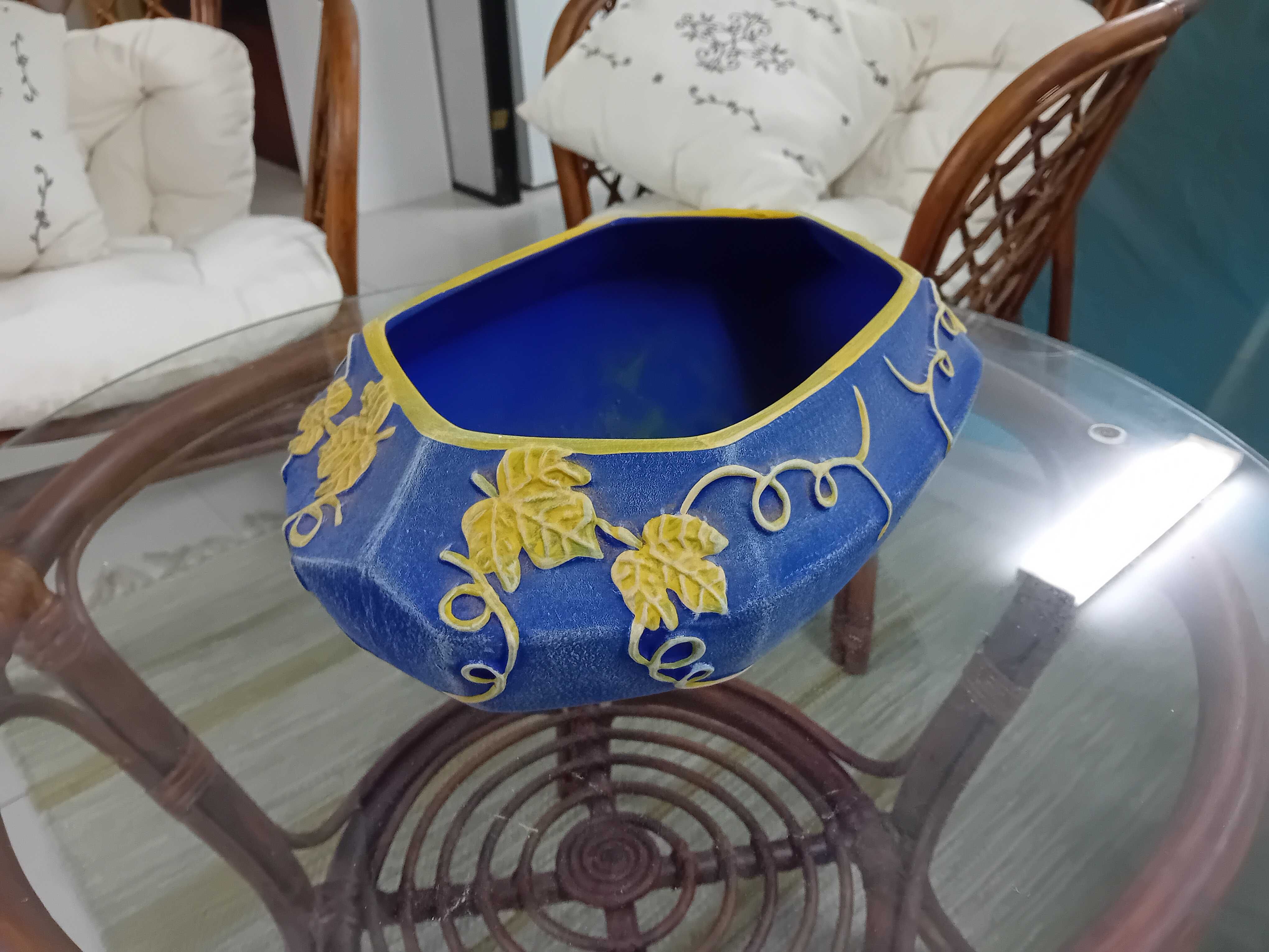 Candeeiro de mesa, jarro, taças (conjunto)
