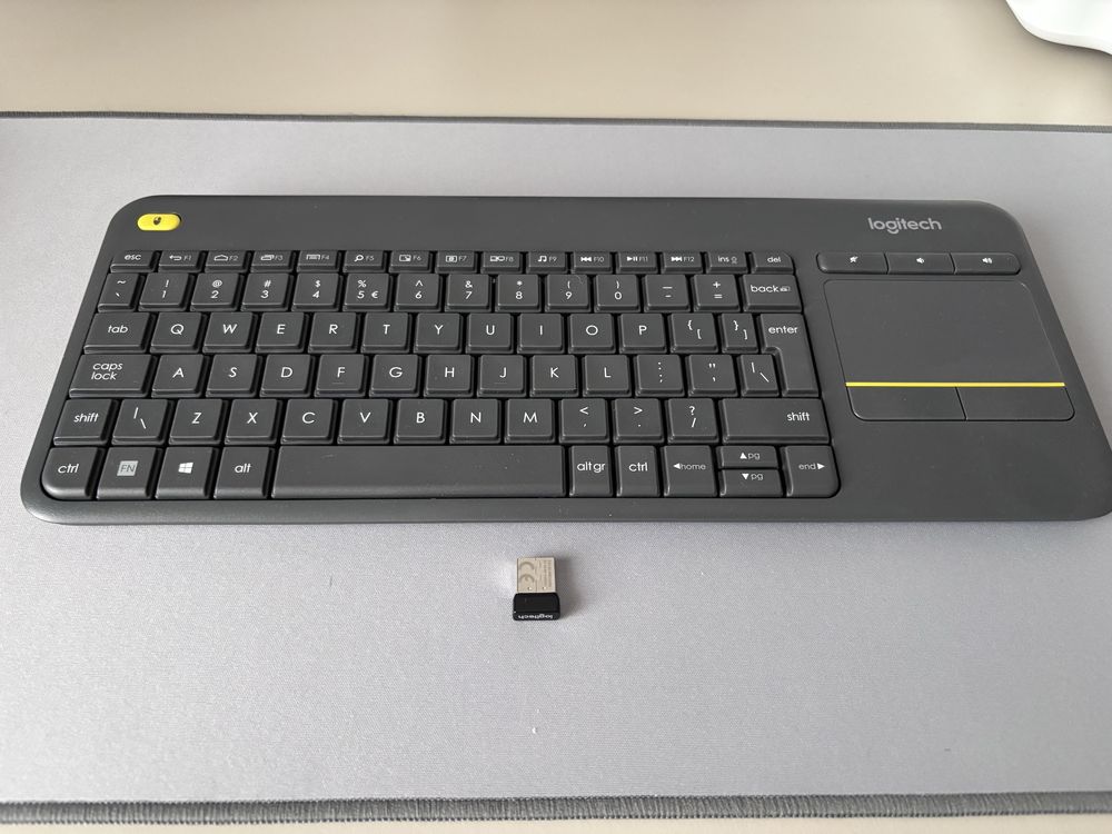 Klawiatura bezprzewodowa Logitech K400+ JAK NOWA