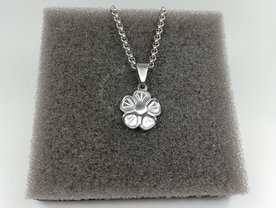 Bijuteria fios novos.