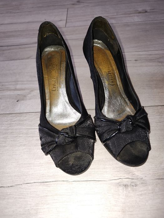 Buty damskie na obcasie