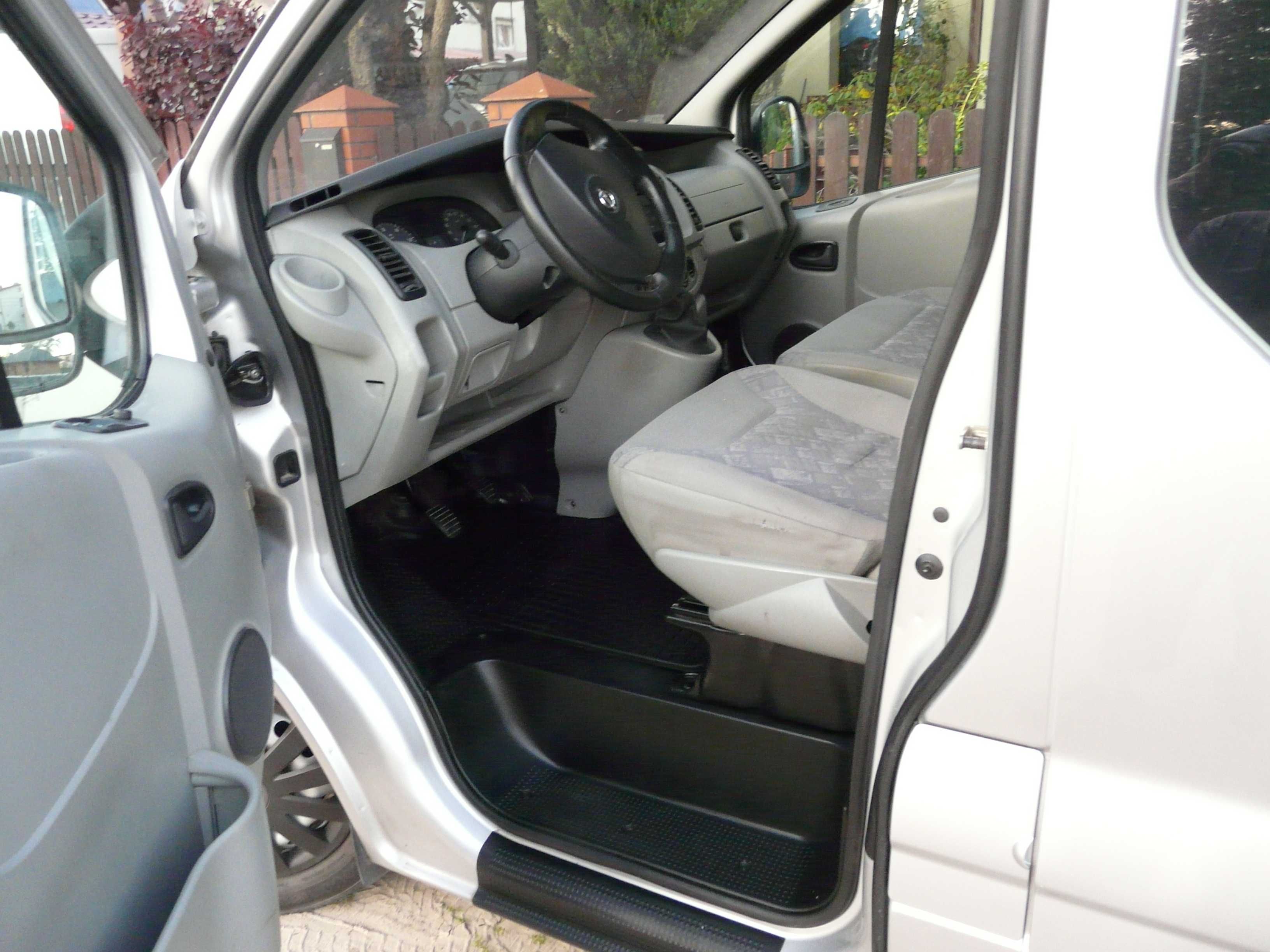 Samochód osobowy Bus Opel Vivaro 1,9 CDTi ,100, 9 osobowy, skrzynia 6