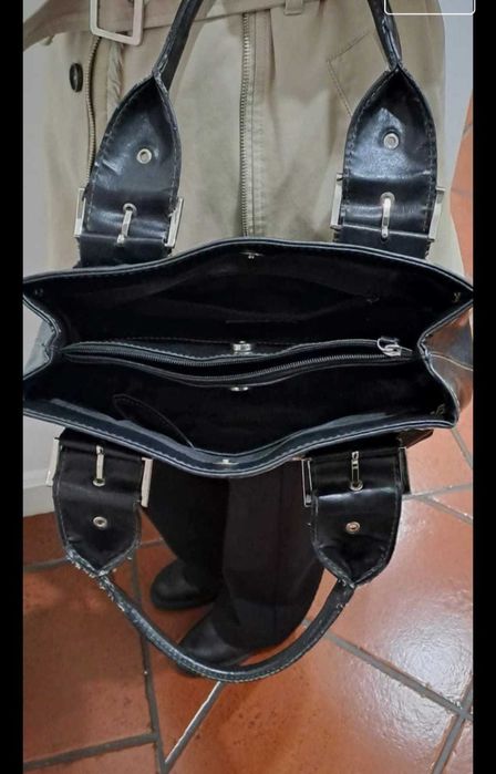 Mala/carteira preta de senhora