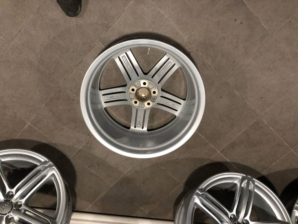 Диски Audi s-line a6 a8 q5 r20