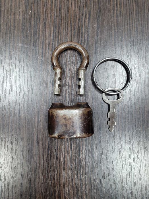 Замок старинный.