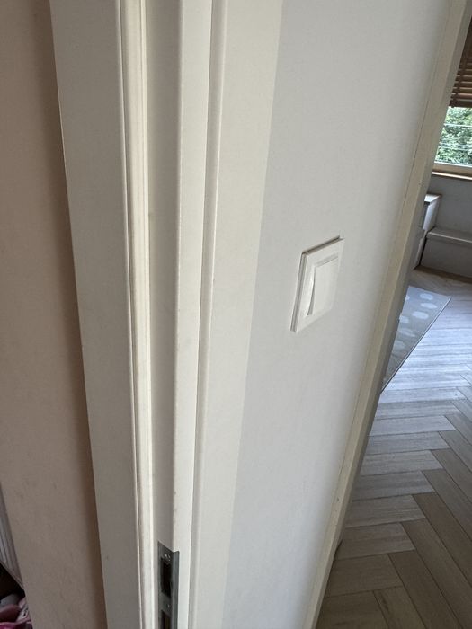 Drzwi z oscierznicami biale