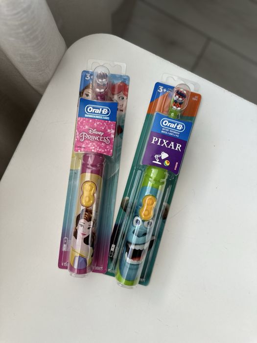 Зубна щітка на батарейках Oral-b