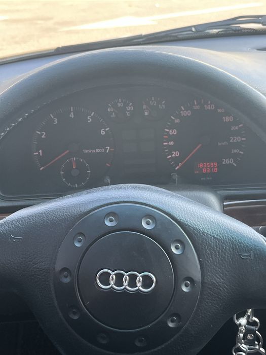 Audi A4 B5 1.8 бензин