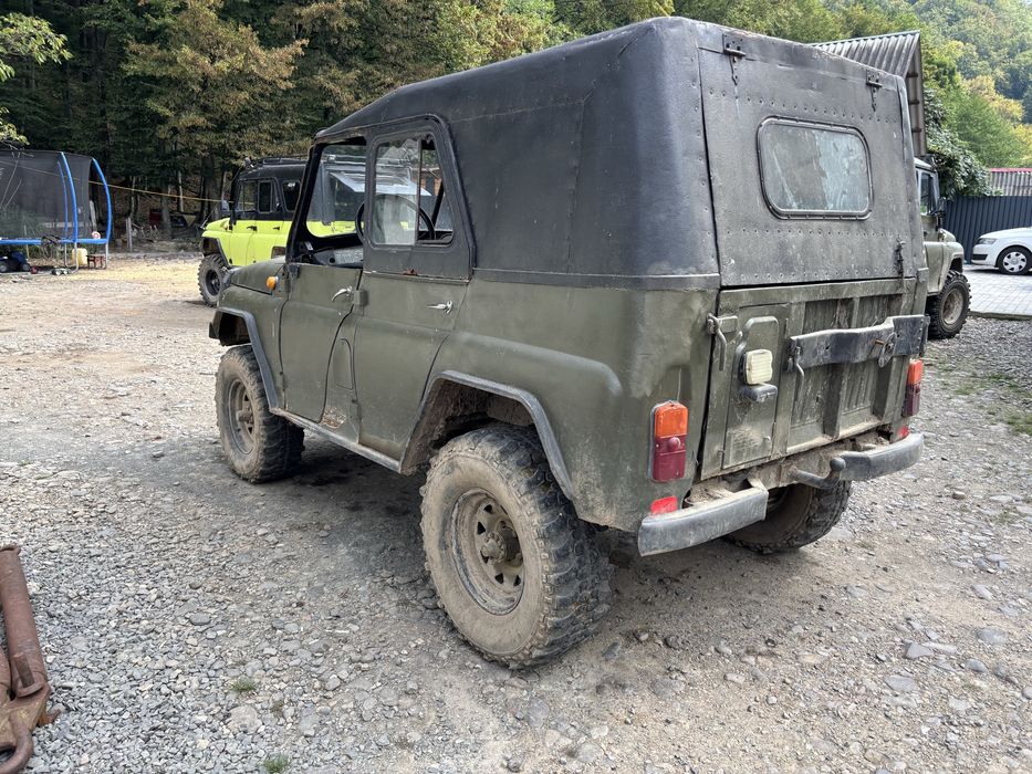 Продам уаз воєні мости .