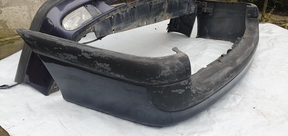 Бампер  рено лагуна 1..універсал